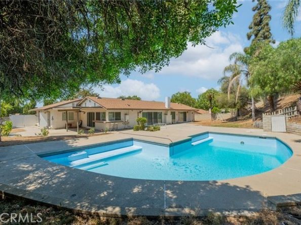 19941 Hiawatha Street, Chatsworth (los Angeles) CA 91311