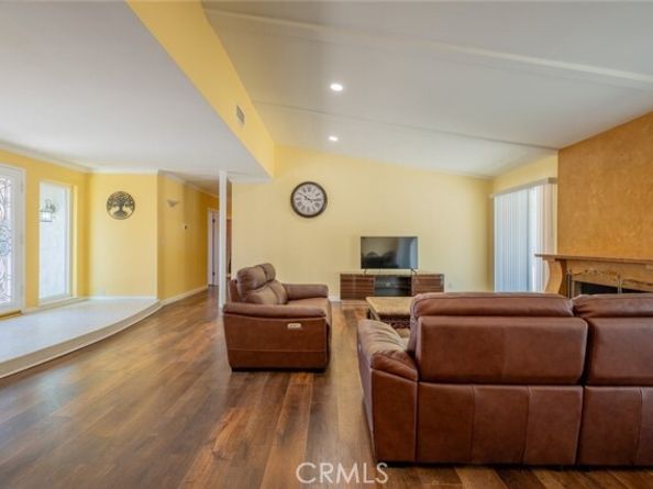 19941 Hiawatha Street, Chatsworth (los Angeles) CA 91311