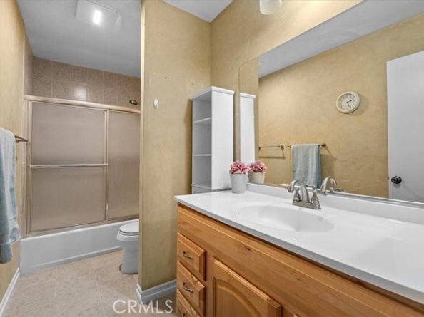8610 Blauvelt Place, Northridge (los Angeles) CA 91325
