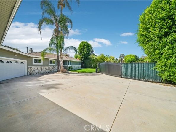 9509 Jellico Avenue, Northridge (los Angeles) CA 91325