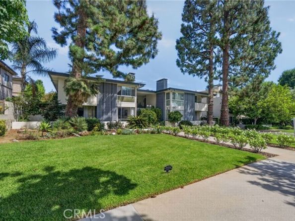 610 S Orange Grove Boulevard 5, Pasadena CA 91105