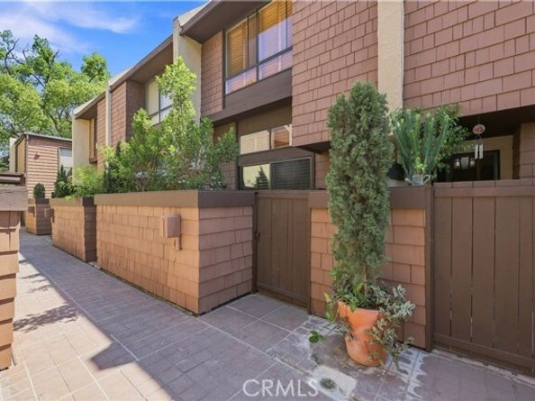 1349 N Columbus 4, Glendale CA 91202