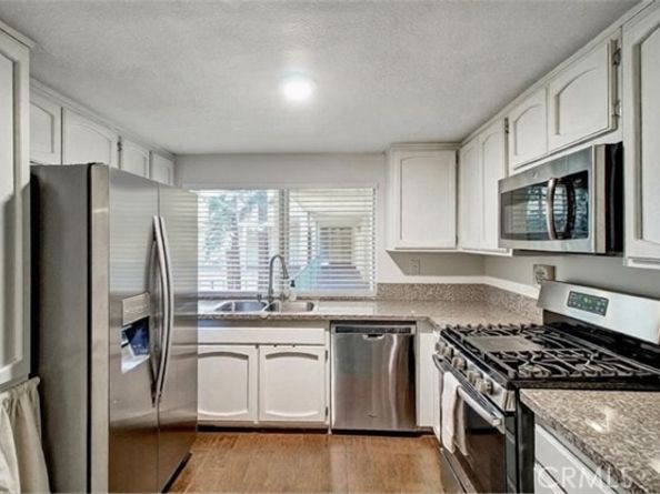 7800 Topanga Canyon 204, Canoga Park (los Angeles) CA 91304