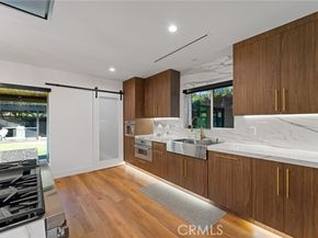 23103 Leonora, Woodland Hills (los Angeles) CA 91367