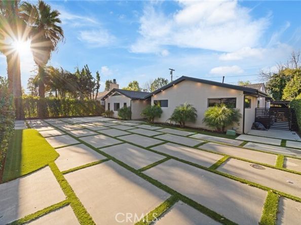 23103 Leonora, Woodland Hills (los Angeles) CA 91367