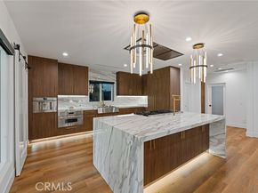 23103 Leonora, Woodland Hills (los Angeles) CA 91367