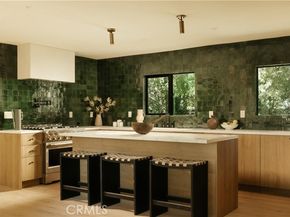 5557 Franrivers Avenue, Woodland Hills (los Angeles) CA 91367