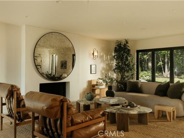 5557 Franrivers Avenue, Woodland Hills (los Angeles) CA 91367