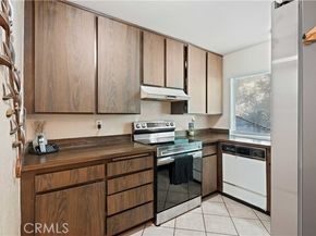 18526 Mayall Street L, Northridge (los Angeles) CA 91324
