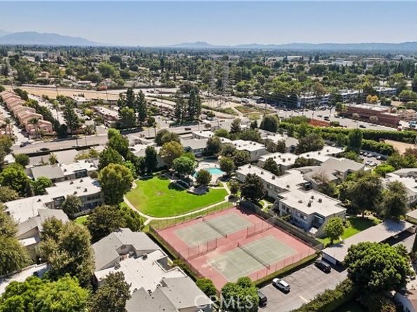 18526 Mayall Street L, Northridge (los Angeles) CA 91324
