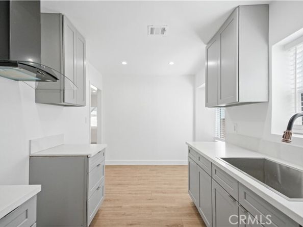 11031 Lull, Sun Valley (los Angeles) CA 91352
