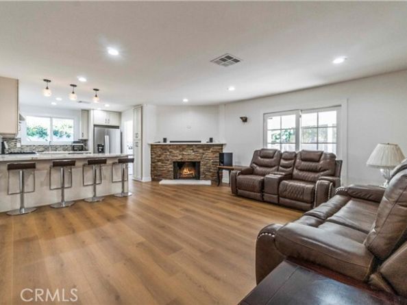 24224 Welby Way, West Hills (los Angeles) CA 91307