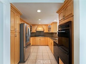 5711 Owensmouth Avenue 117, Woodland Hills (los Angeles) CA 91367