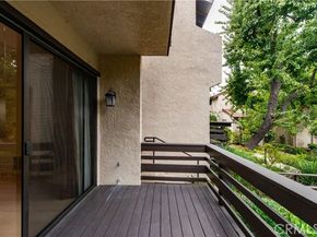 5711 Owensmouth Avenue 117, Woodland Hills (los Angeles) CA 91367