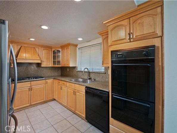 5711 Owensmouth Avenue 117, Woodland Hills (los Angeles) CA 91367