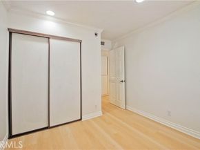 5711 Owensmouth Avenue 117, Woodland Hills (los Angeles) CA 91367