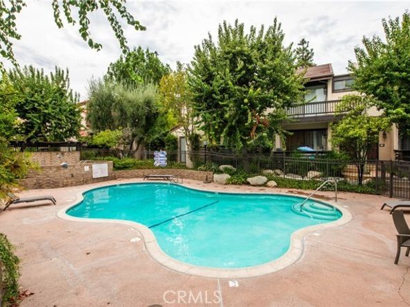 5711 Owensmouth Avenue 117, Woodland Hills (los Angeles) CA 91367