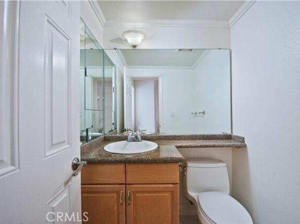 5711 Owensmouth Avenue 117, Woodland Hills (los Angeles) CA 91367