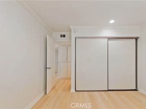 5711 Owensmouth Avenue 117, Woodland Hills (los Angeles) CA 91367