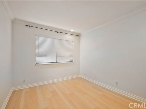 5711 Owensmouth Avenue 117, Woodland Hills (los Angeles) CA 91367