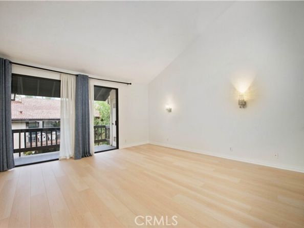 5711 Owensmouth Avenue 117, Woodland Hills (los Angeles) CA 91367