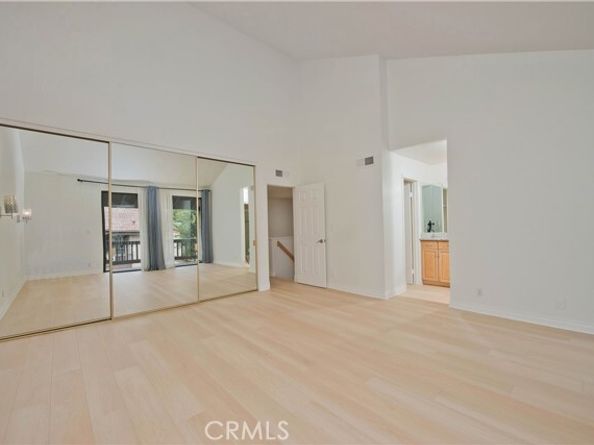 5711 Owensmouth Avenue 117, Woodland Hills (los Angeles) CA 91367