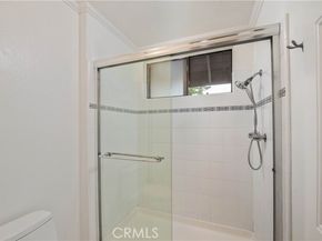 5711 Owensmouth Avenue 117, Woodland Hills (los Angeles) CA 91367