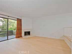 5711 Owensmouth Avenue 117, Woodland Hills (los Angeles) CA 91367