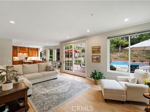 17901 Mayerling, Granada Hills (los Angeles) CA 91344