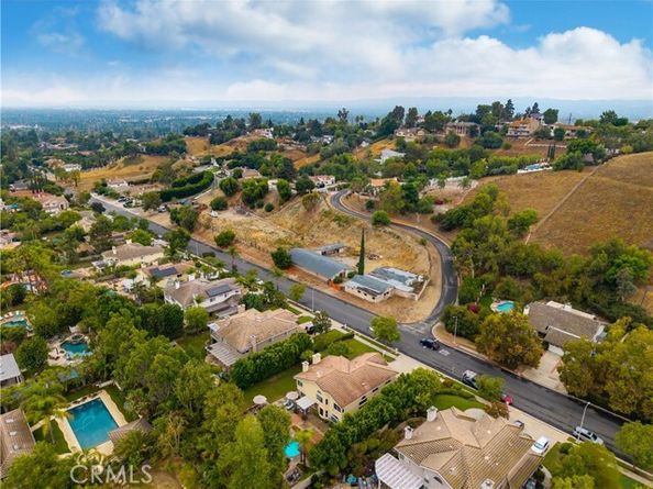 17901 Mayerling, Granada Hills (los Angeles) CA 91344