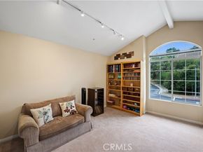 17901 Mayerling, Granada Hills (los Angeles) CA 91344