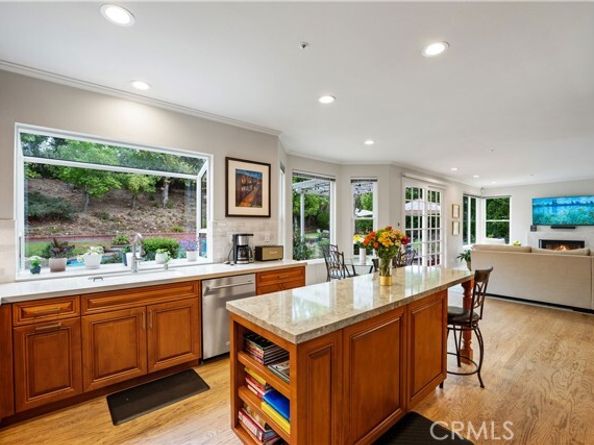 17901 Mayerling, Granada Hills (los Angeles) CA 91344