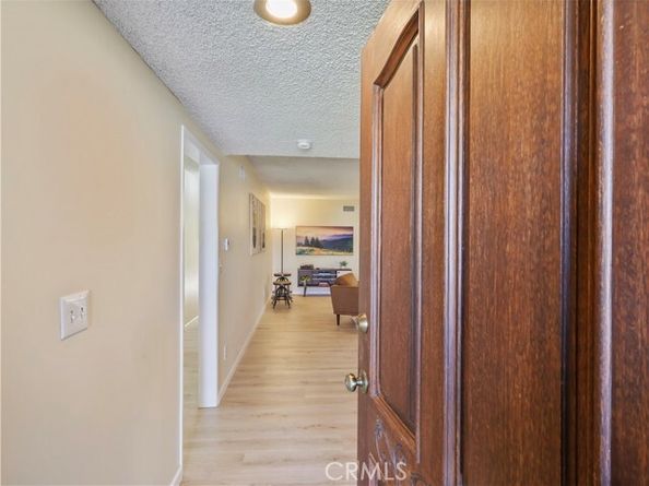 15354 Runnymede Street, Van Nuys (los Angeles) CA 91406