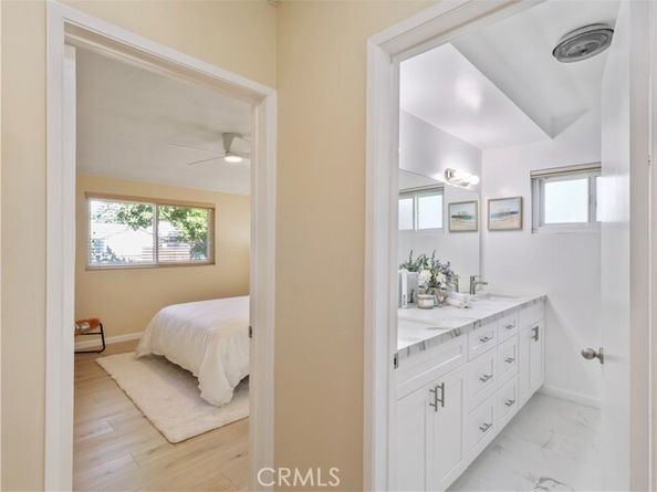 15354 Runnymede Street, Van Nuys (los Angeles) CA 91406