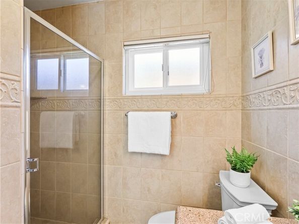 15354 Runnymede Street, Van Nuys (los Angeles) CA 91406