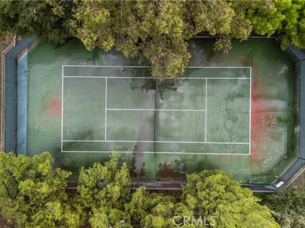 22123 Burbank Blvd #2, Woodland Hills (los Angeles) CA 91367