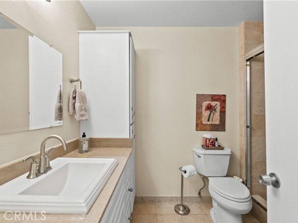 22123 Burbank Blvd #2, Woodland Hills (los Angeles) CA 91367