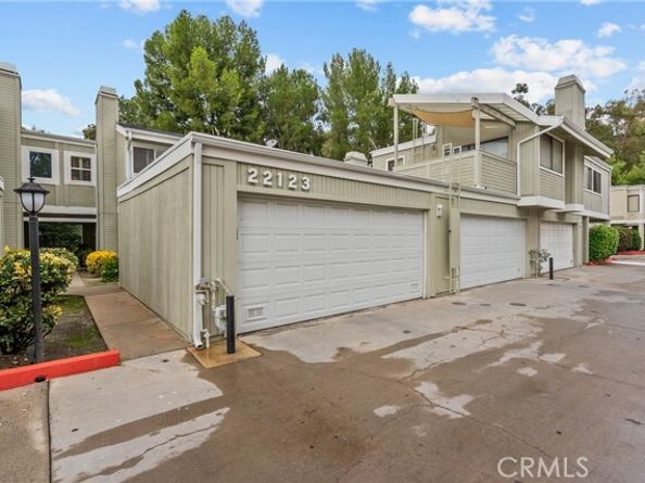 22123 Burbank Blvd #2, Woodland Hills (los Angeles) CA 91367