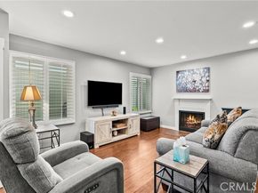 22123 Burbank Blvd #2, Woodland Hills (los Angeles) CA 91367