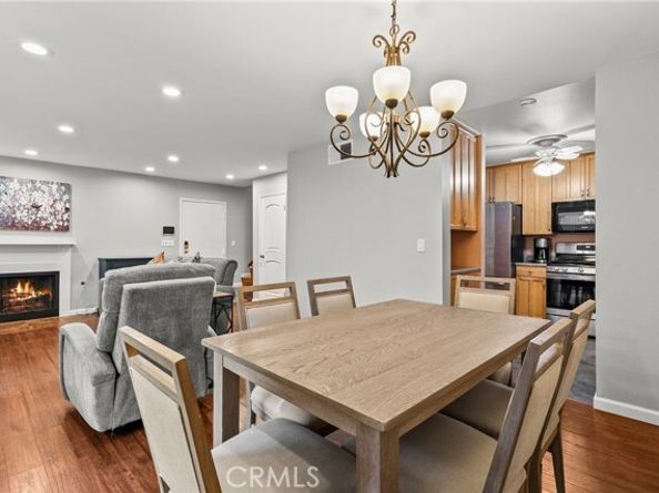 22123 Burbank Blvd #2, Woodland Hills (los Angeles) CA 91367