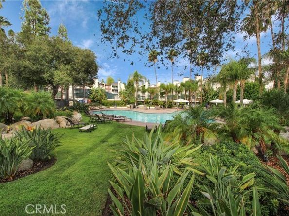 5545 Canoga Avenue 320, Woodland Hills (los Angeles) CA 91367