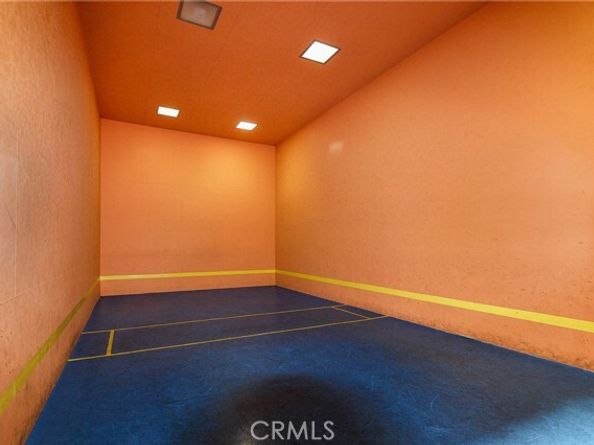 5545 Canoga Avenue 320, Woodland Hills (los Angeles) CA 91367