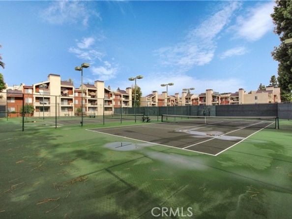 5545 Canoga Avenue 320, Woodland Hills (los Angeles) CA 91367