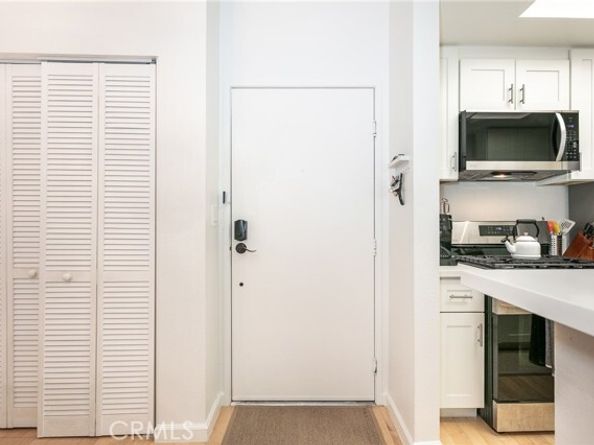 19350 Sherman Way 124, Reseda (los Angeles) CA 91335