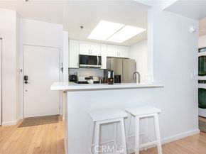 19350 Sherman Way 124, Reseda (los Angeles) CA 91335