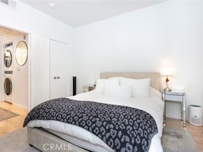 19350 Sherman Way 124, Reseda (los Angeles) CA 91335