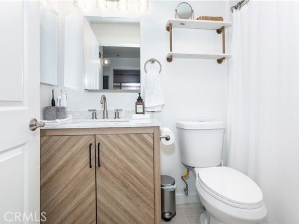 19350 Sherman Way 124, Reseda (los Angeles) CA 91335