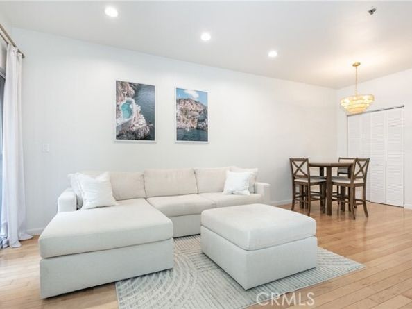 19350 Sherman Way 124, Reseda (los Angeles) CA 91335