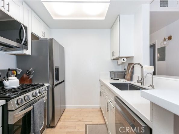 19350 Sherman Way 124, Reseda (los Angeles) CA 91335