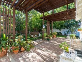 22714 Stagg, West Hills (los Angeles) CA 91304